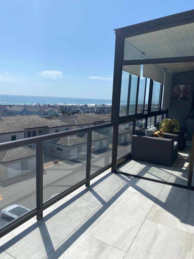 Waves Edge Cp3 Apartment